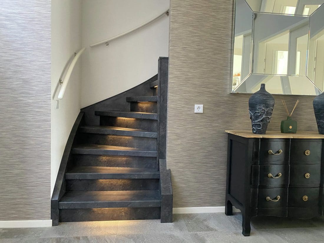 houten trap traprenovatie trapverlichting | damen traprenovaties